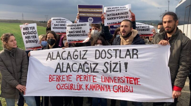 https://sendika.org/2022/01/bogazicililerden-berke-ve-peritin-tutuklu-yargilandigi-davaya-cagri-7ocaktacaglayandayiz-642500/